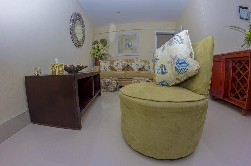 Lantana Barbados Condos Saint James Chambre photo