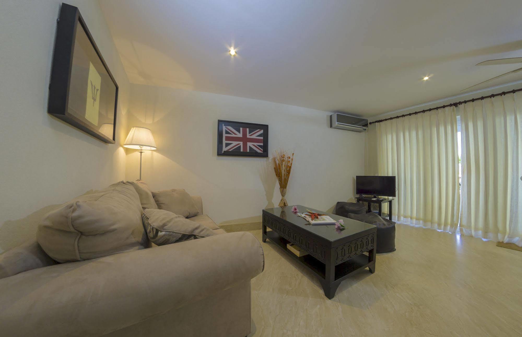 Lantana Barbados Condos Saint James Extérieur photo