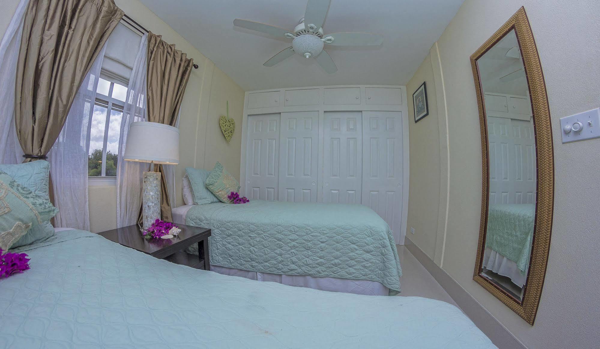 Lantana Barbados Condos Saint James Extérieur photo